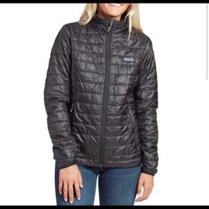 Patagonia Nano Puff Jacket in Black size Medium